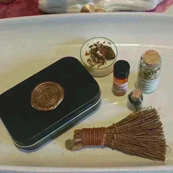 Travel Protection Altar - Picture 1 of 3